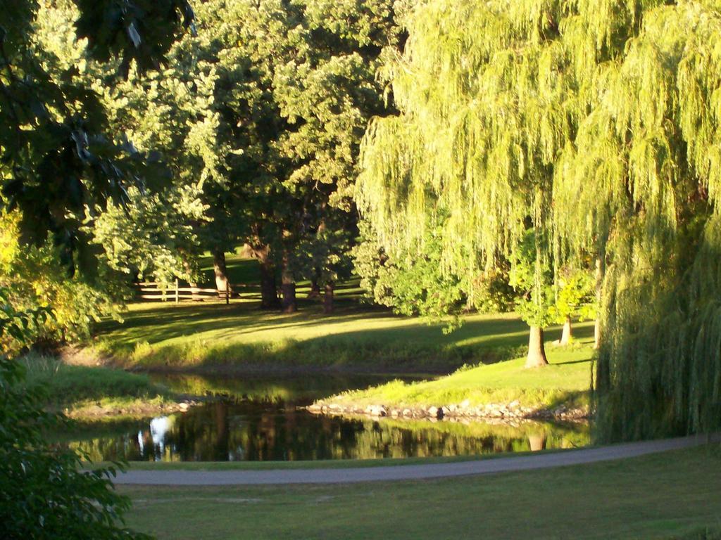 The Lodge Resort Hotel Forest City Esterno foto