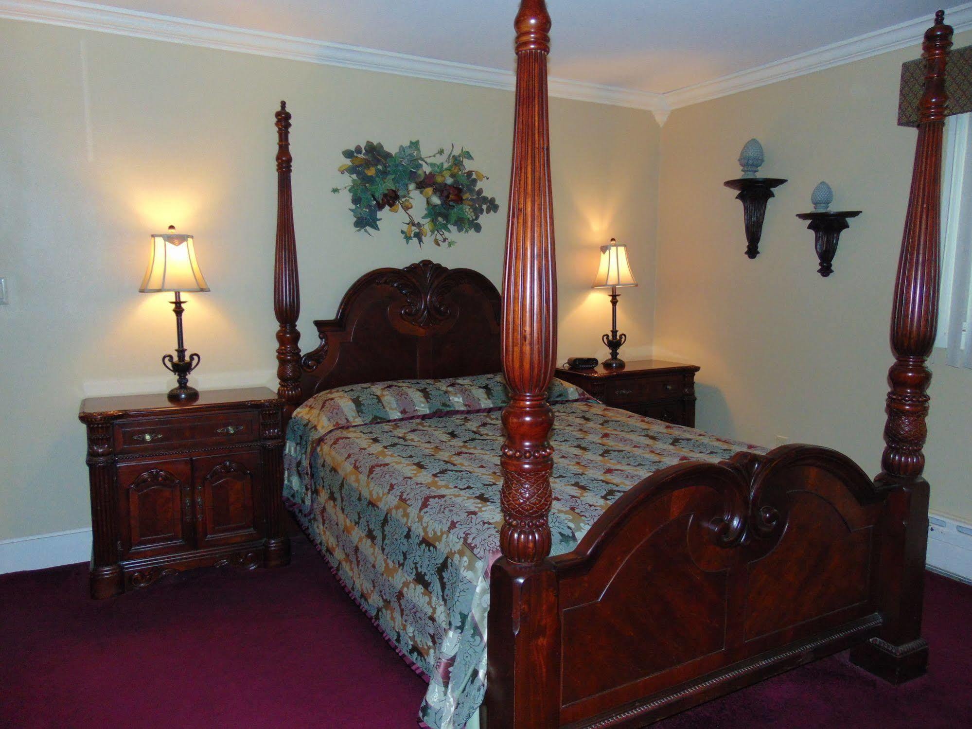 The Lodge Resort Hotel Forest City Esterno foto